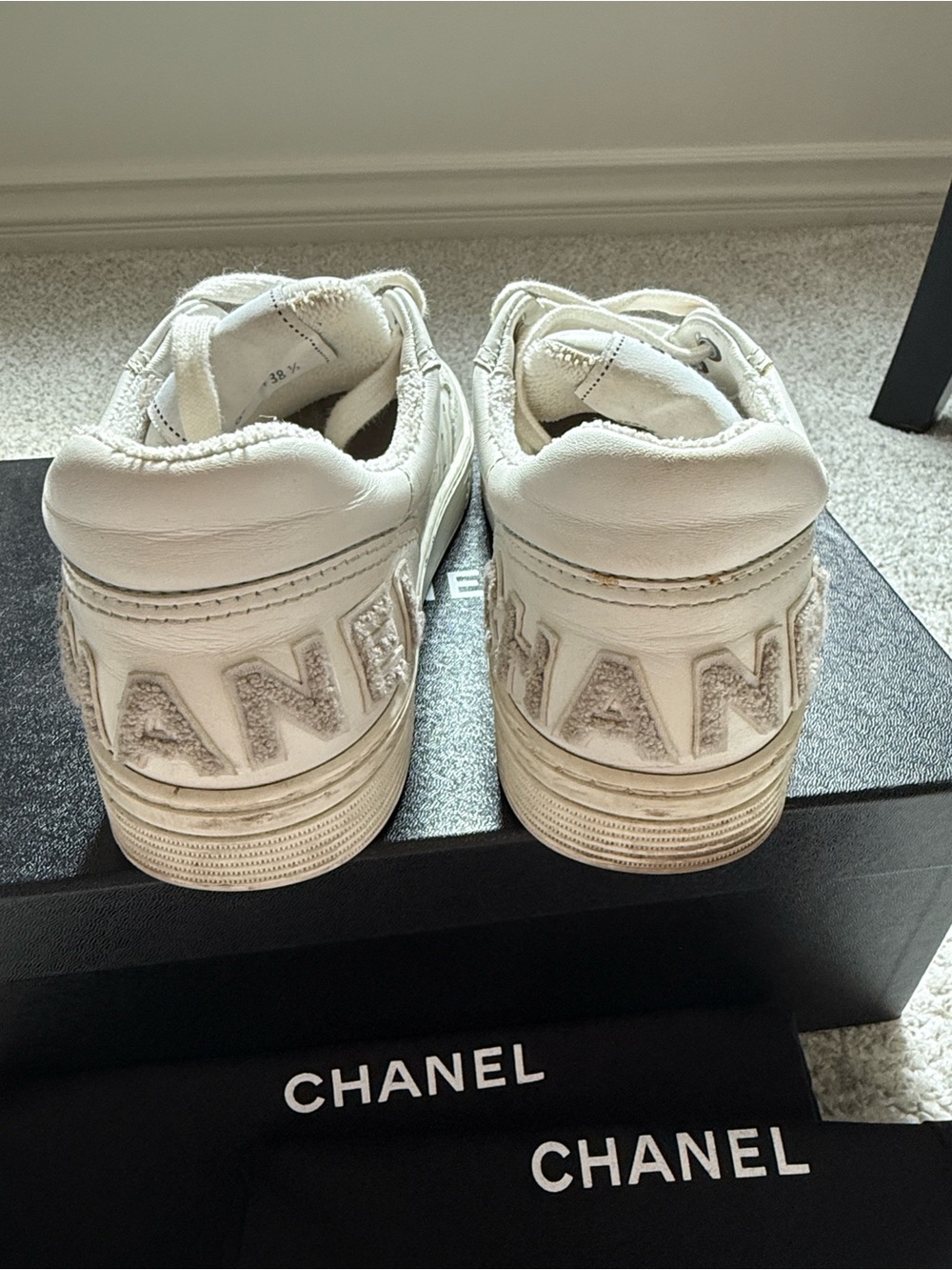 CHANEL White Leather Lace-Up Low Top Logo Sneakers EU 38.5 US 8.5 - Picture 4 of 10